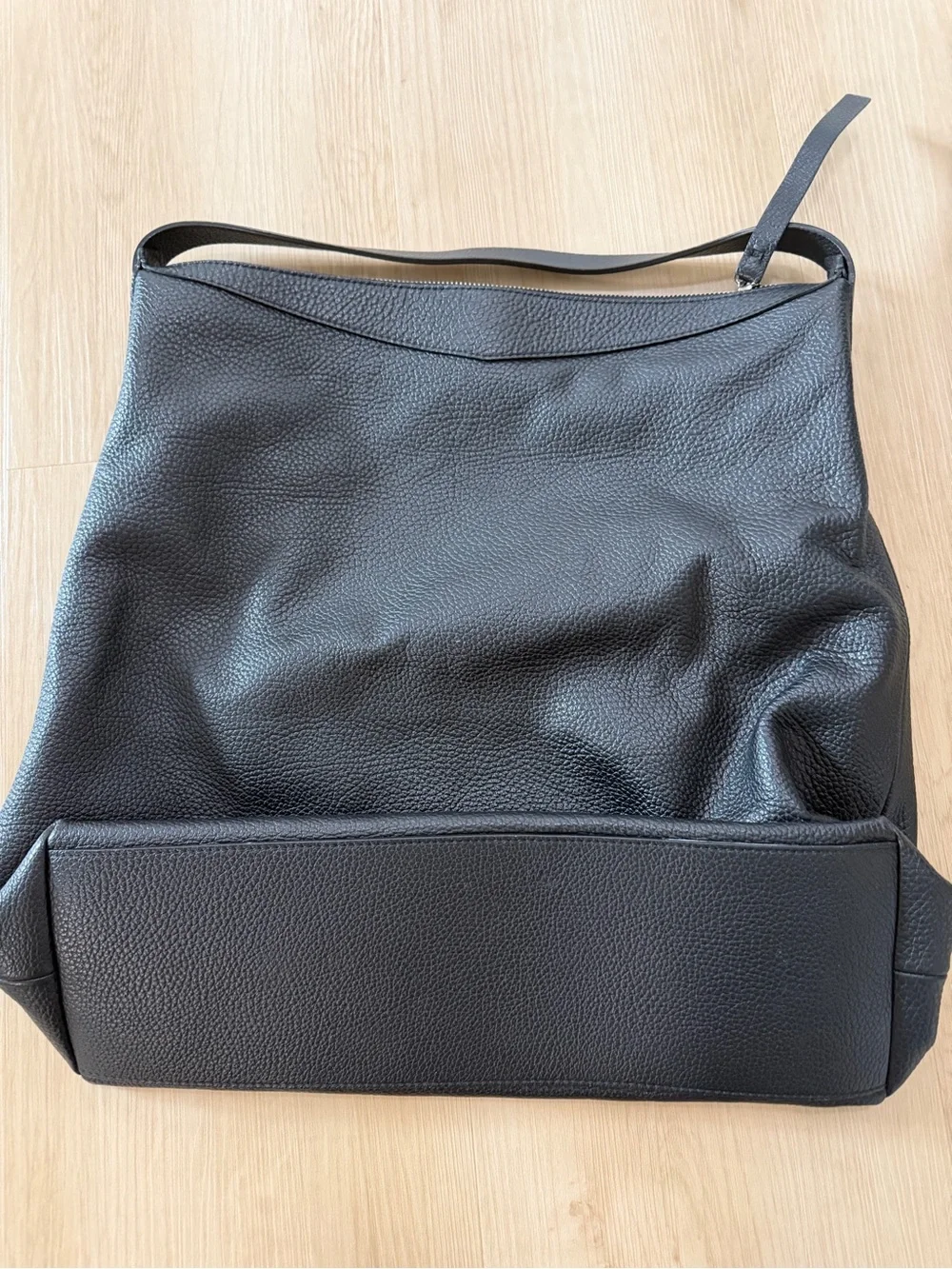 N/A sleek black
